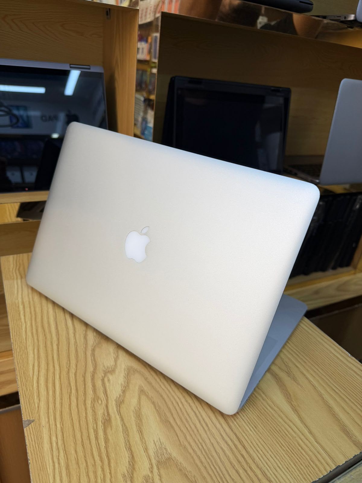 MacBook Pro 1286 🔹 RAM: 8GB 🔹 Storage: 500GB HDD