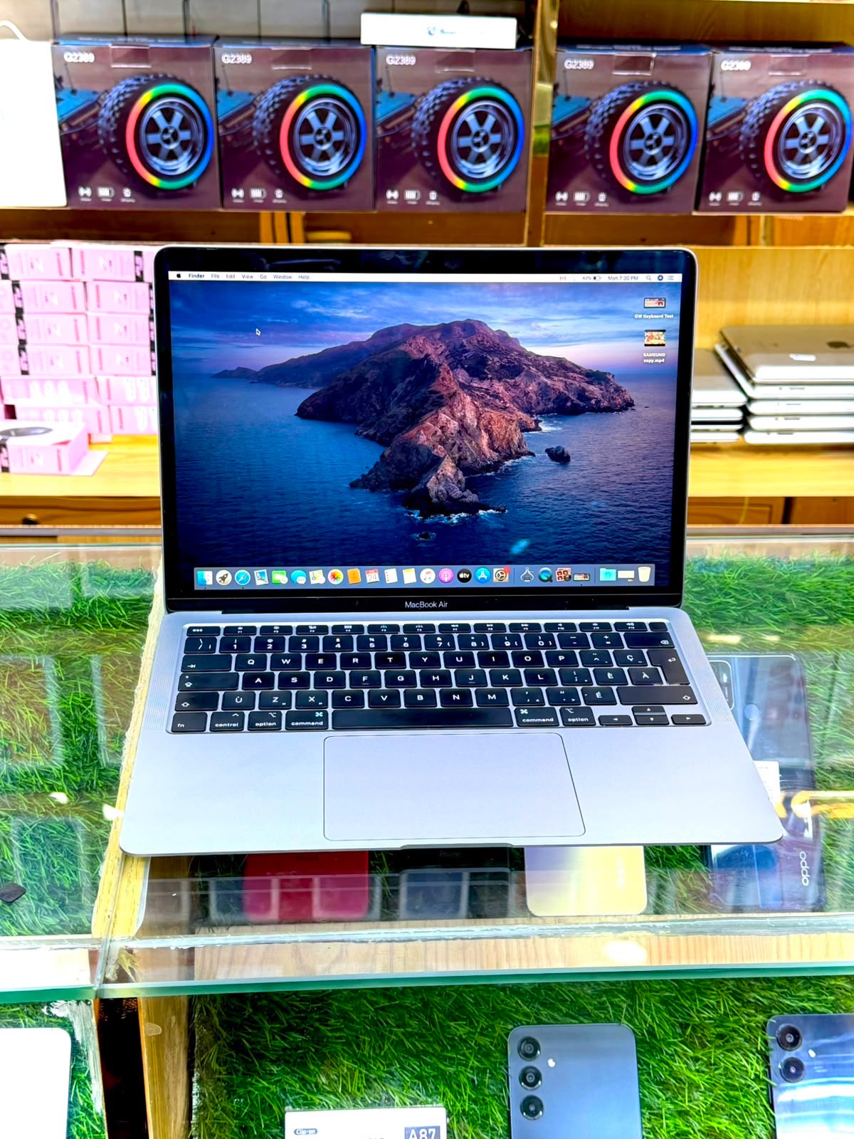 MacBook Pro 1286 🔹 RAM: 8GB 🔹 Storage: 500GB HDD